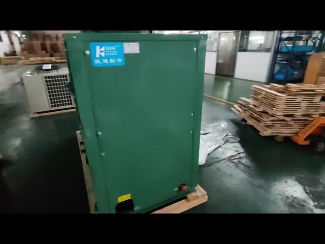 Een luchtgekoelde condensatie-eenheid met verdamper.
